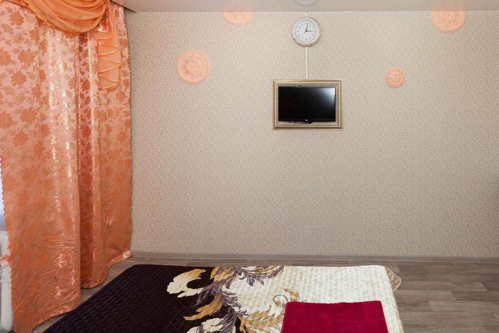Apartament Novosibirsk Na Ippodromskoy Hotel Luaran gambar